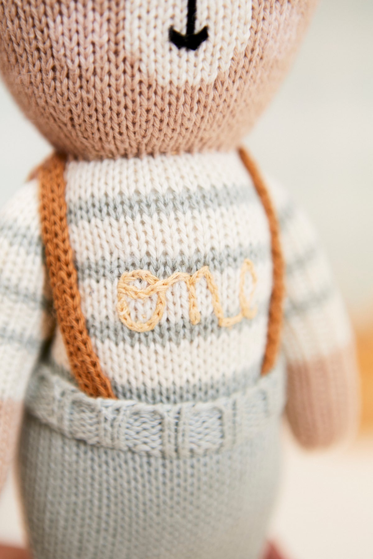 Birthday Duo Arthur Bear W + Knit Crown Smokey green
