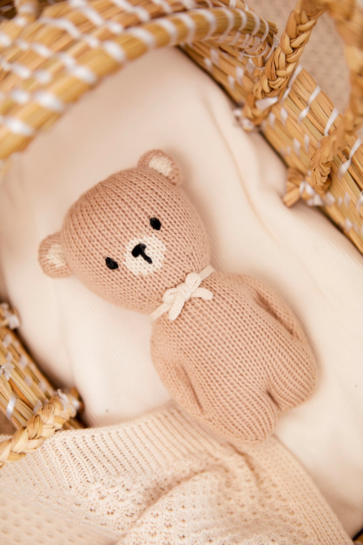 Bear Rattle Beige & natural