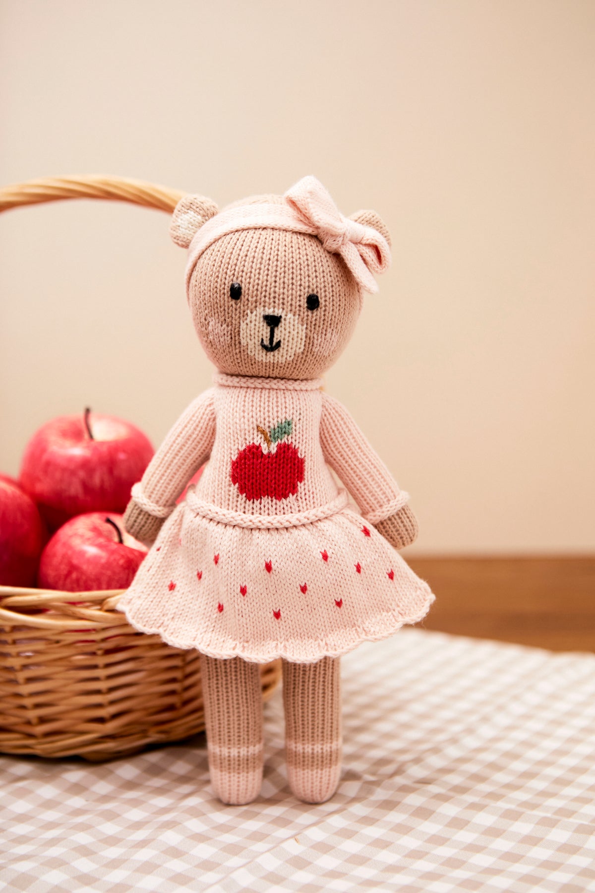 Emma the bear with apple 11"- Pink