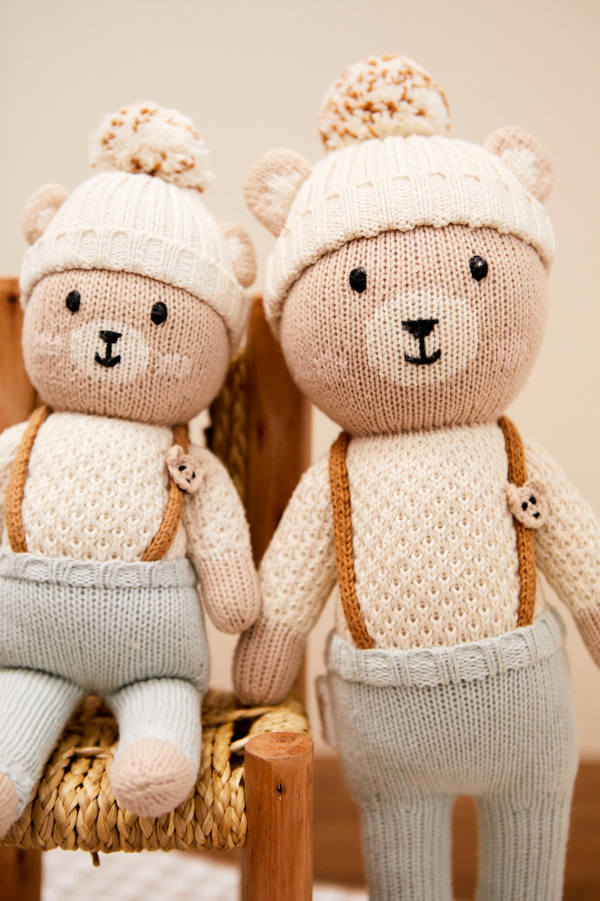 Arthur the bear light blue - 15"